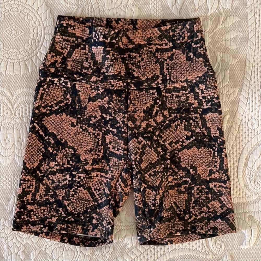 NEW SET - SKATIE SPORT - Carter Sports Bra & Cece Bike Shorts in Arizona Snake - Picture 9 of 11